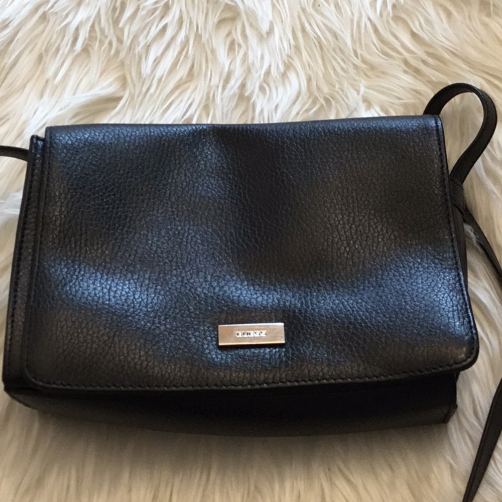GUESs Black Leather Crossbody